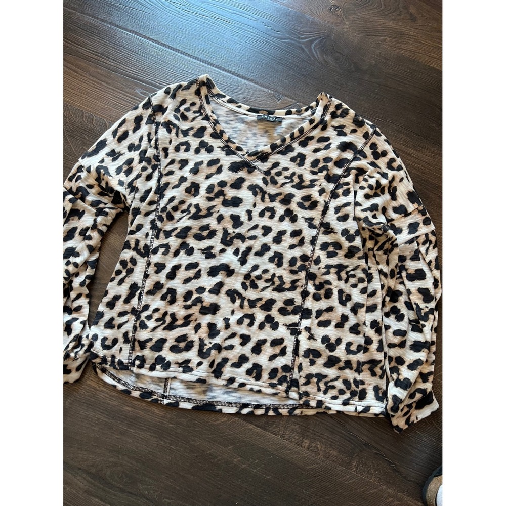 Tribal Leopard Print Long Sleeve V Neck Top Animal Print Medium‎